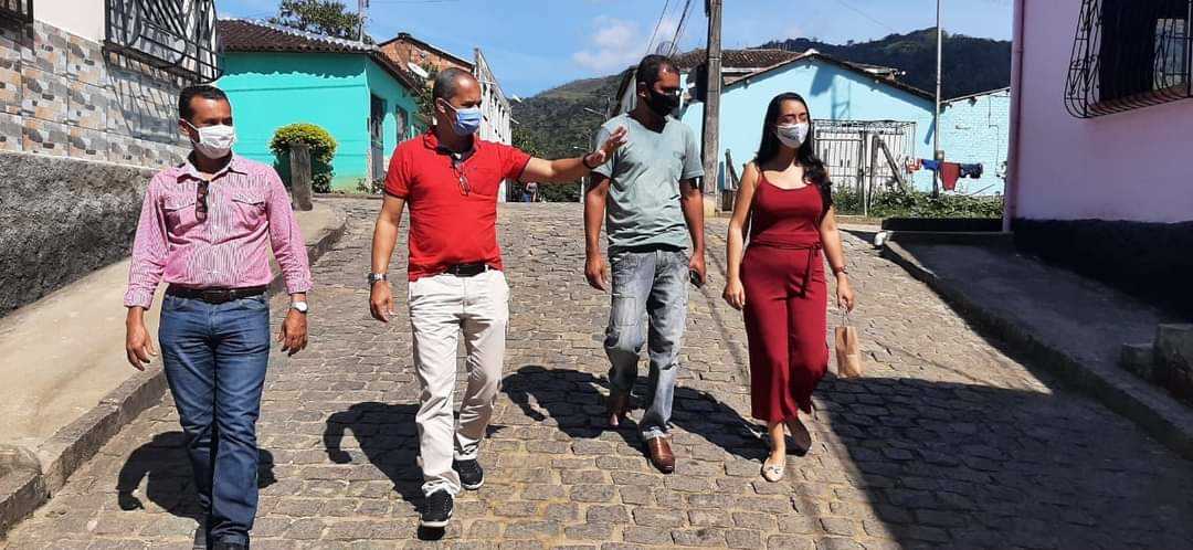 Camacã: Mães de Jacareci recebem lembranças do prefeito Paulo do Gás e do vice-prefeito Rai